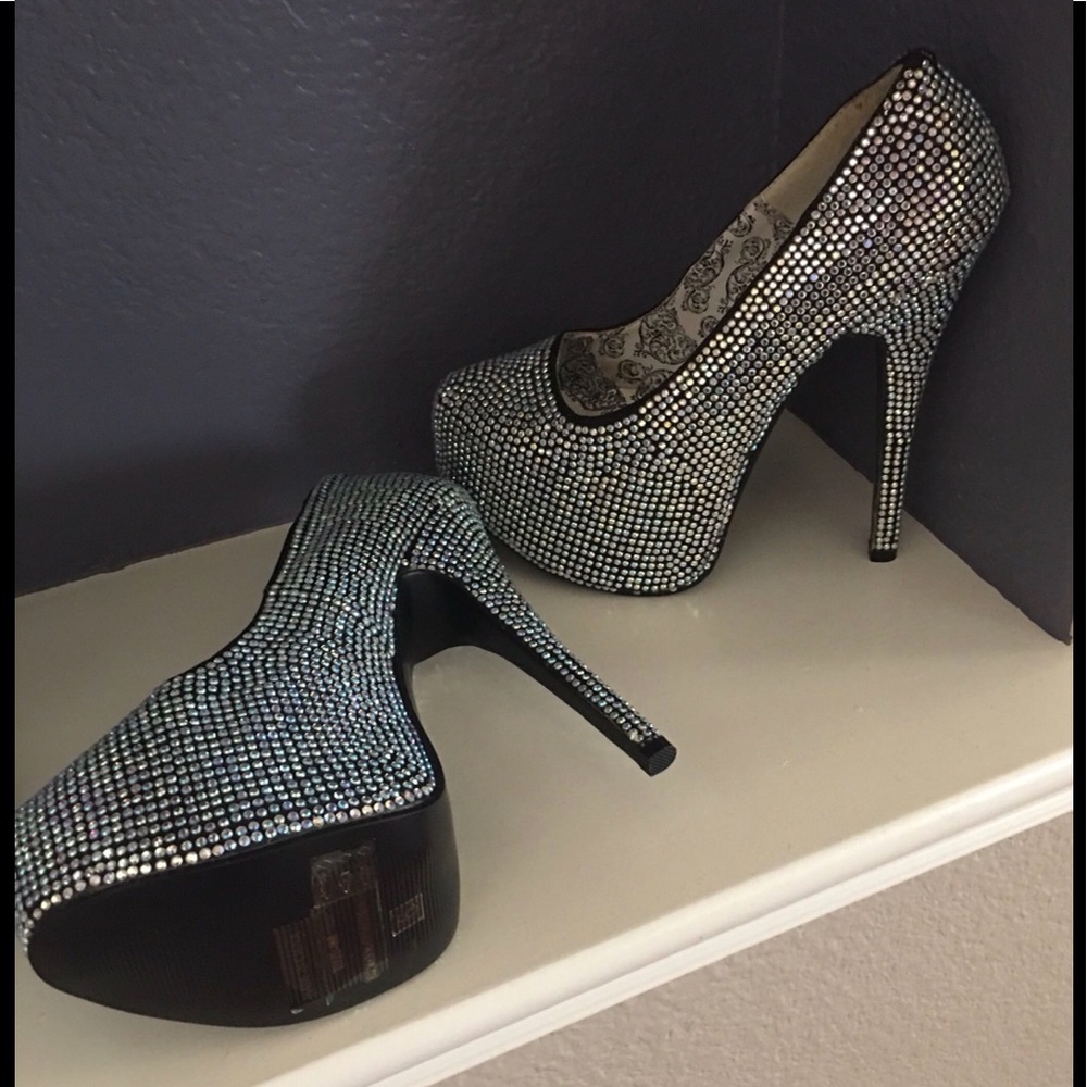 Gorgeous Sexy Rhinestone Covered Pumps Sz 6 - Picture 2 of 8